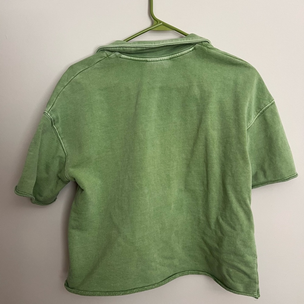 Crop V‑Neck Collared Top - Universal Thread - Picture 4 of 5